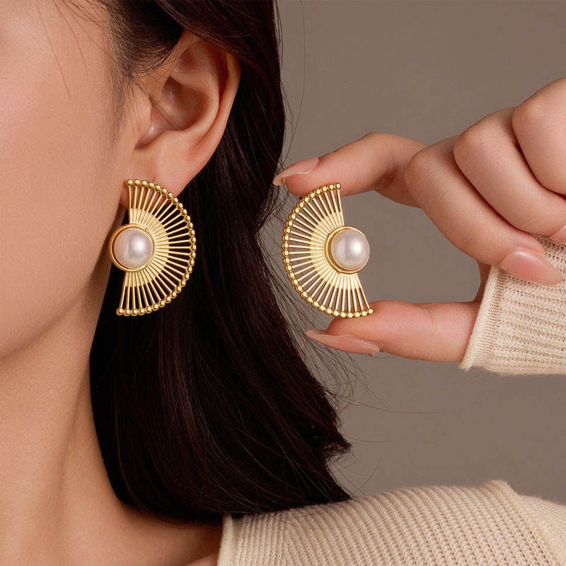 Women's Luxury Fine Jewelry Stainless Steel Fade-Resistant Sector Pearl Gold Earrings for Party Wholesale Bulk Supply