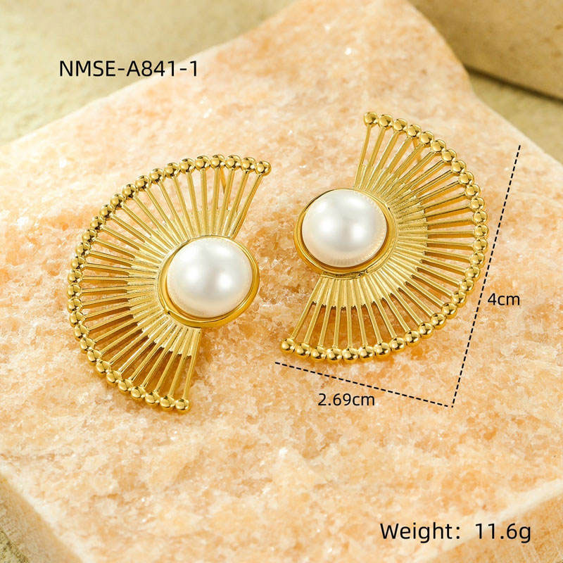Women's Luxury Fine Jewelry Stainless Steel Fade-Resistant Sector Pearl Gold Earrings for Party Wholesale Bulk Supply