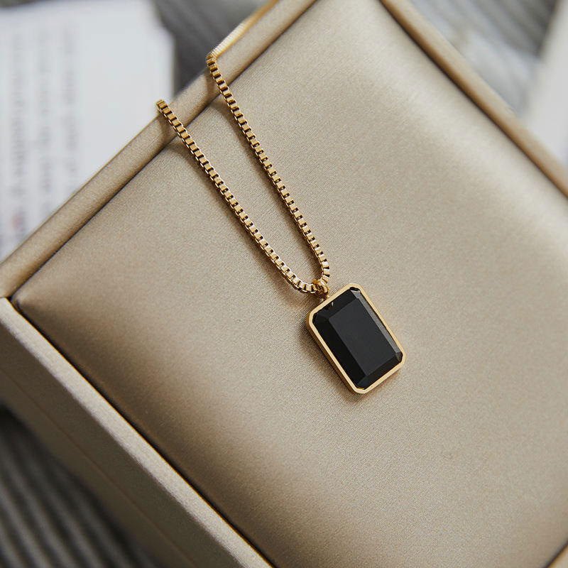 Trendy Women's Stainless Steel Pendant Necklace Gold Plated Chains New Wholesale Tarnish-Free Charm Necklace