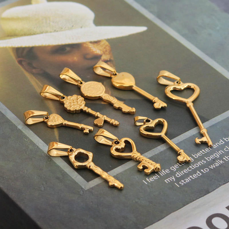 2025 New Design Hypoallergenic Key Charm Non-Tarnish Stainless Steel and Small Gold PVD Fashion Pendants & Charms Wholesale