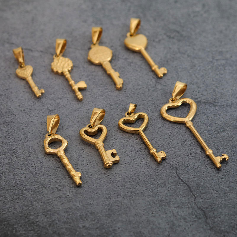 2025 New Design Hypoallergenic Key Charm Non-Tarnish Stainless Steel and Small Gold PVD Fashion Pendants & Charms Wholesale