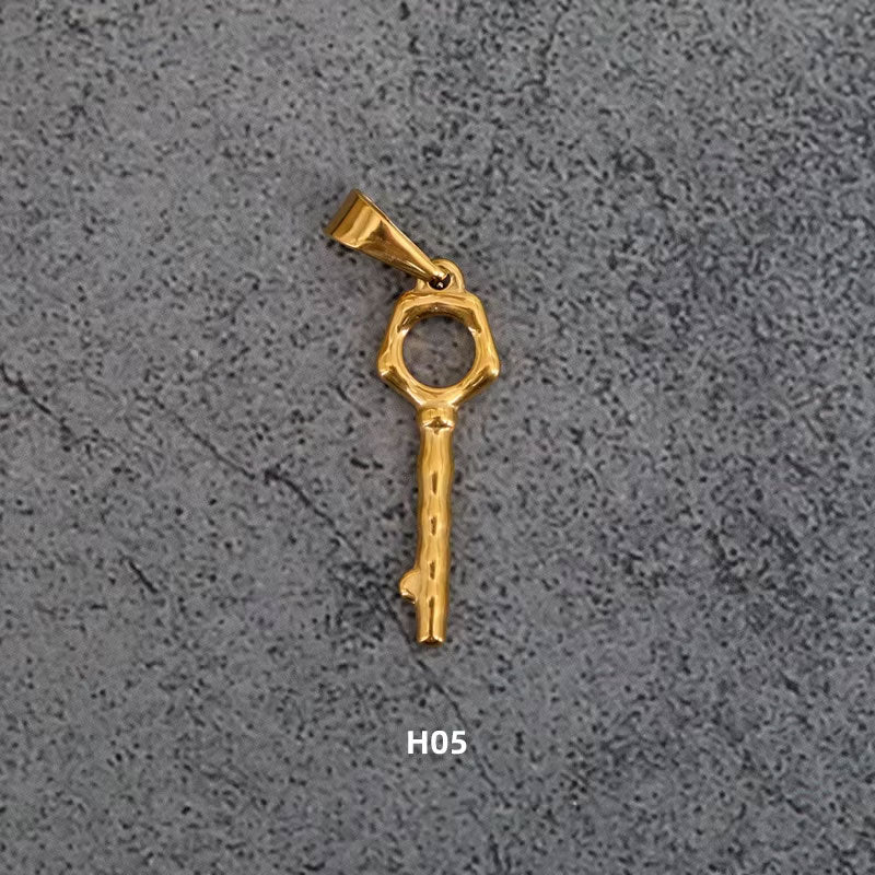 2025 New Design Hypoallergenic Key Charm Non-Tarnish Stainless Steel and Small Gold PVD Fashion Pendants & Charms Wholesale