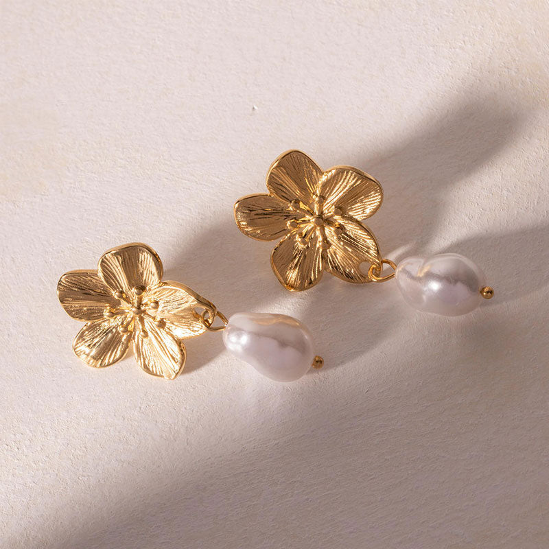 New European and American Hypoallergenic18K Gold-plated Flower Earrings with Fashionable Temperament Pearl Earrings for Women