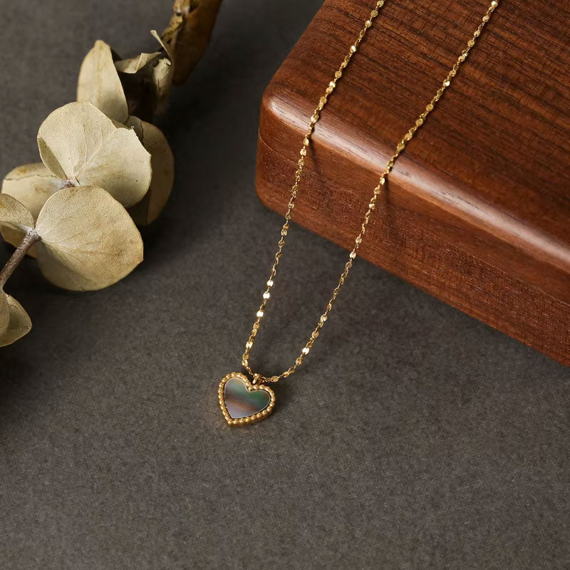New Wholesale Custom Heart Pendant Necklace with Non-Tarnish PVD Gold Plated Stainless Steel Shell Trendy Style