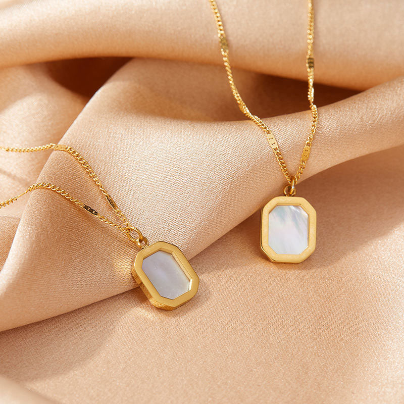 Elegant Jewelry Wholesale Hypoallergenic Shell Fine Jewelry Necklaces Stainless Steel Fashion Pendant Necklaces for Women/Men