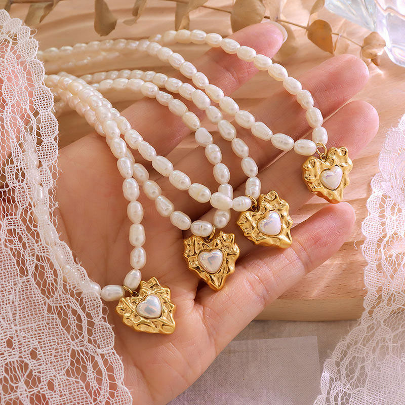 Korean Elegant Stainless Steel Necklace with Pendant Fashion 14K Solid Gold Love Pearl Necklace for Women Girls