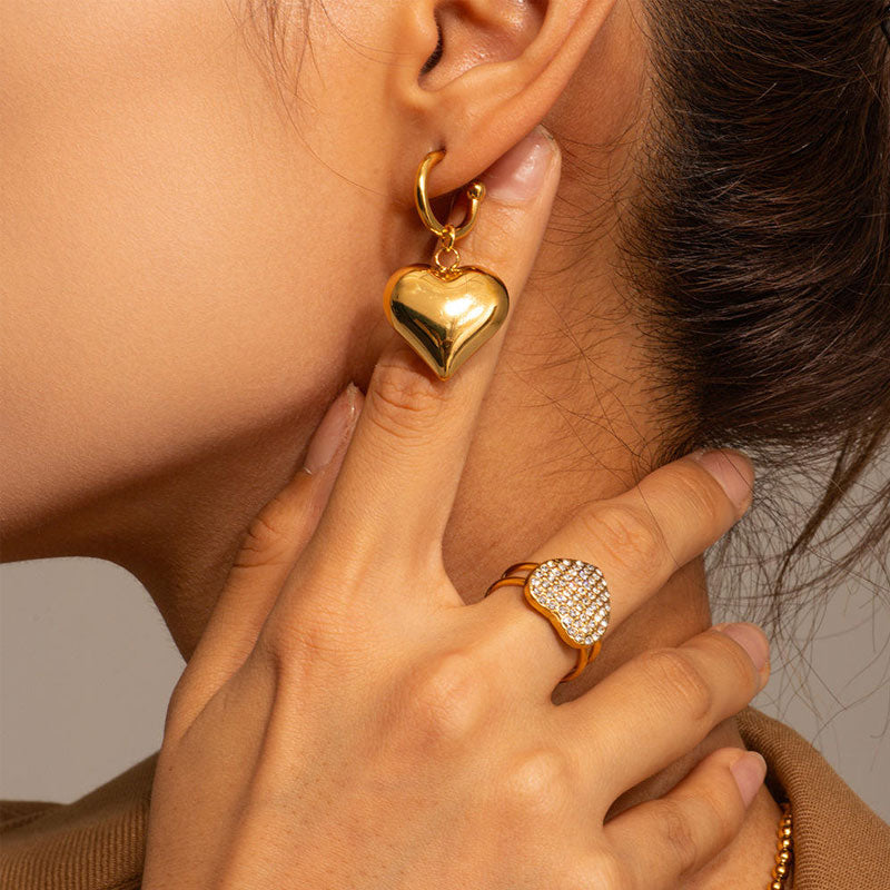 European and American Retro French Heart-shaped Stainless Steel Earrings for Women Fashionable Heart-shaped Earrings