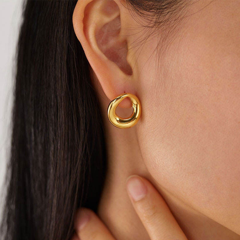 Trendy Hypoallergenic Wholesale Stainless Steel PVD Brand Stud Earrings Jewelry for Women