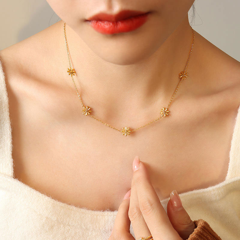 18K Gold Plated Hypoallergenic Daisy Sunflower Pendant Dainty Chain Necklace Stainless Steel Tarnish Free Jewelry Wholesale