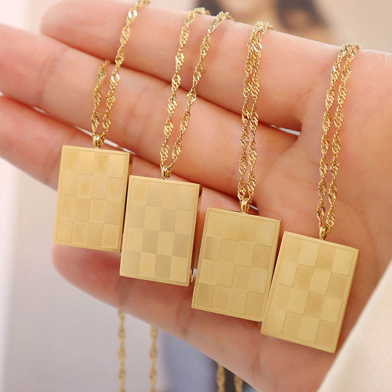 Vintage Anti Tarnish Custom Gold Necklace 18k Real Checkerboard Pattern Stainless Steel Pendant Necklaces for Women Girls