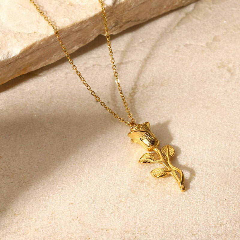 French Elegant Three-dimensional Rose Necklace Stainless Steel 18K Gold-plated Fashionable Pendant for Women's Jewelry
