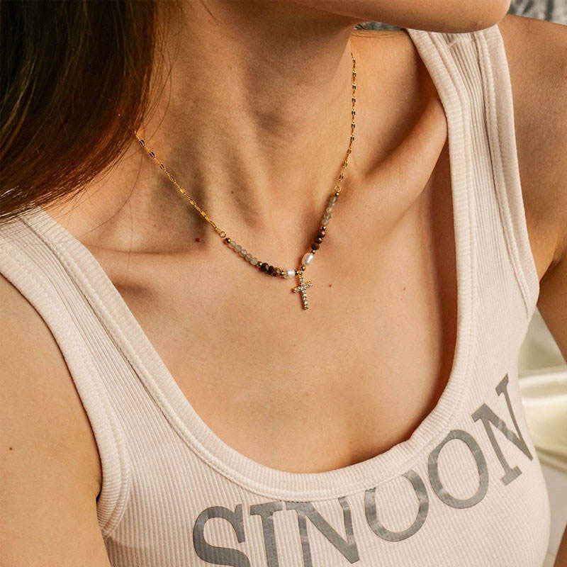 18k Gold Plated Pearl Cross Pendant Necklace Vintage Light Luxury Trendy Dainty Pearl Cross Pendant Necklace for Women/Ladies