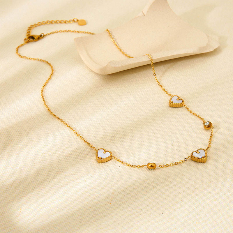 Wholesale 18K Gold Plated Fine Jewelry for Women Custom Engraved Stainless Steel Necklace Shells Heart-Shaped Pendant Parties