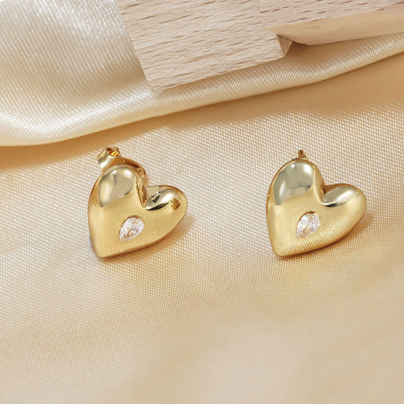 Wholesale Waterproof Non Tarnish Stainless Steel PVD 18K Gold Plated Zircon Stone Heart Shaped Stud Earrings