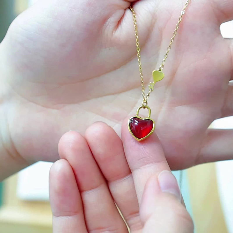 2025 New Design Wholesale Stainless Steel 18K Gold Plated Anti Tarnish Heart Pendant Necklace for Women