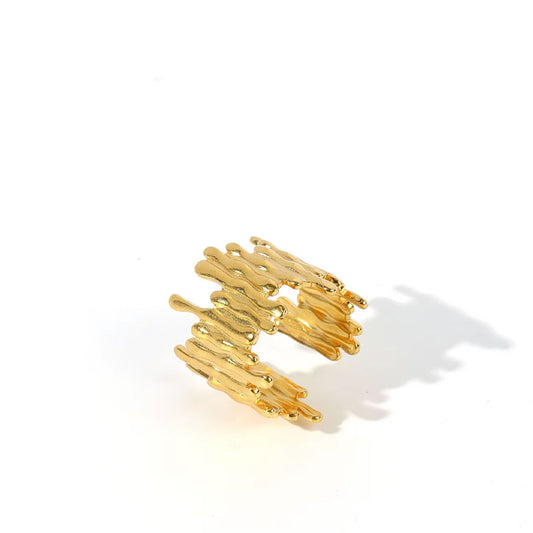 European and American Retro Stainless Steel Ring Women's Fashionable and Versatile 18k Gold-plated Leaf love Ring