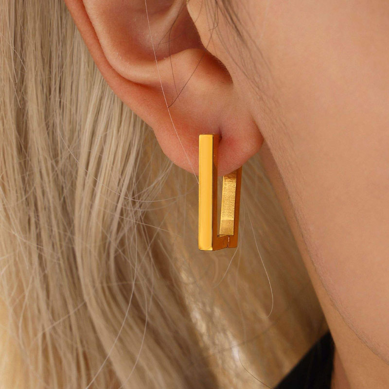 New Rectangular Hoop Earrings 18k Gold Plated Stainless Steel Hypoallergenic Square Inlaid Pearl Hoop Earrings