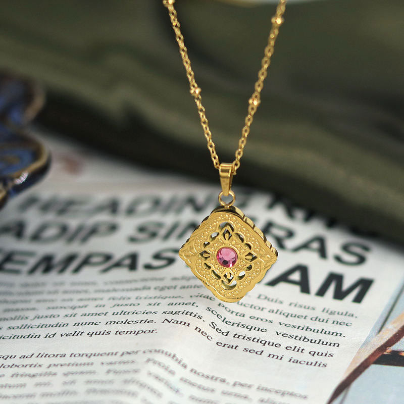 Vintage Palace Style Pink Diamond Necklace Fashion Jewelry with Diamond Hollow Carving