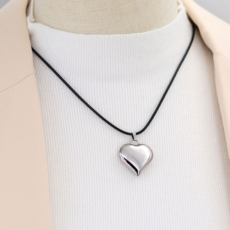 Heart-Shaped Stainless Steel Pendant Necklace with Black Leather Rope Peach Heart Collarbone Chain Fashion Jewelry