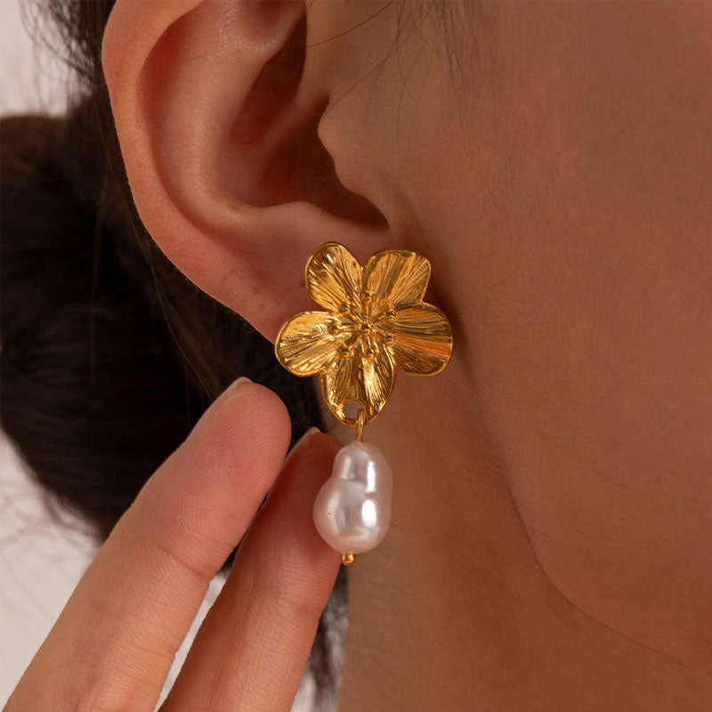 New European and American Hypoallergenic18K Gold-plated Flower Earrings with Fashionable Temperament Pearl Earrings for Women